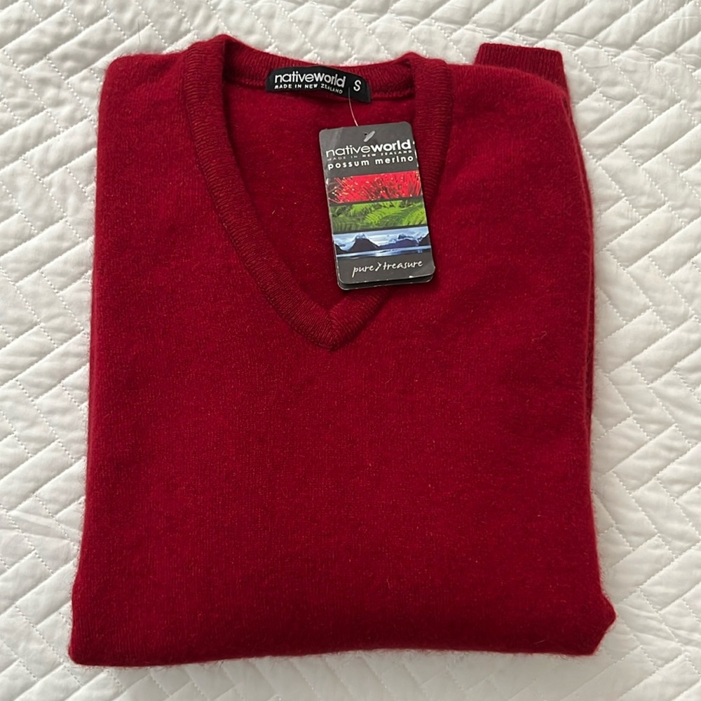 Native World possum merino wool silk V-neck sweater, size small in deep red